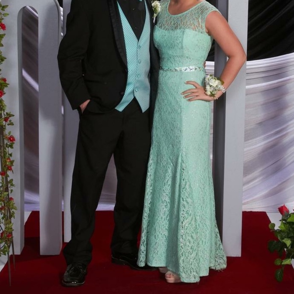 Dillard's Prom Dress - Picture 4 of 4